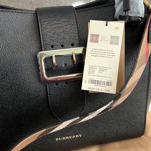 Burberry Medium soft grain buckle Shoulder bag - Picture 3 of 13